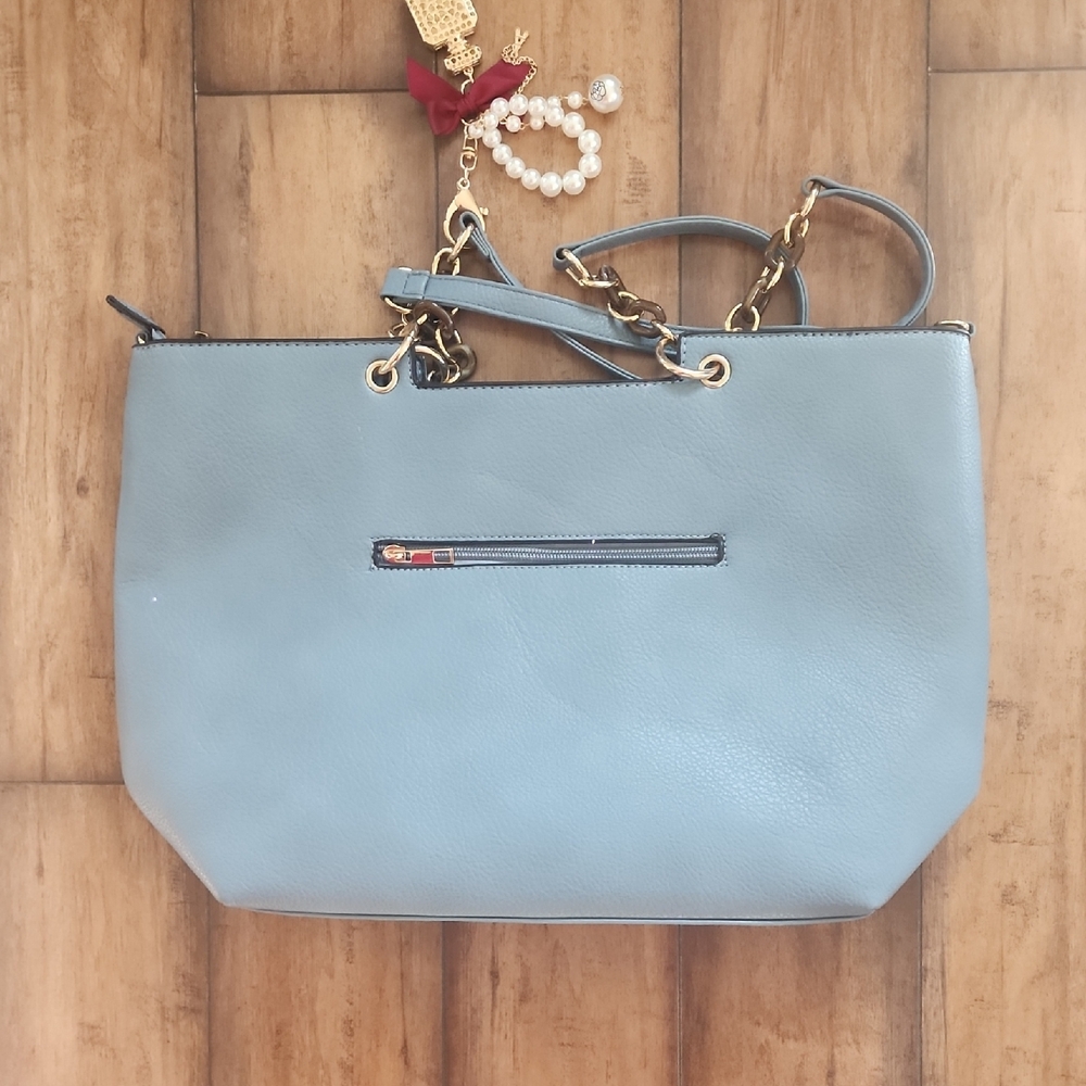 Elegant Blue Quilted Tote Bag with Gold Accents - Picture 2 of 2
